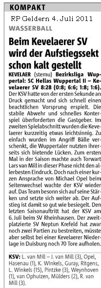 110704 Beim Kevelaerer SV wird der Aufstiegssekt schon kalt gestellt