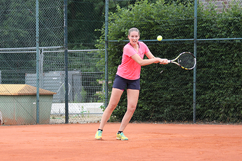 Resie Hoeijmakers ist die Nummer 1 bei Issums Tennisdamen